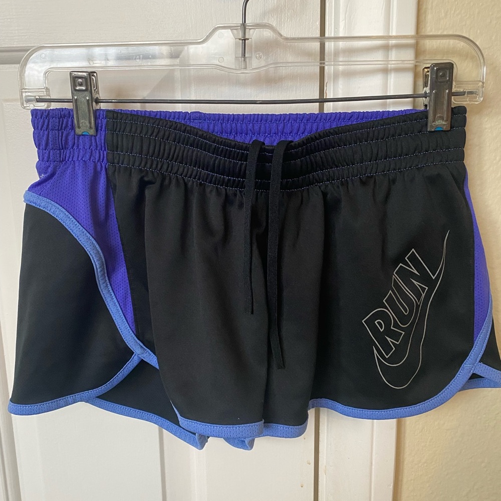 Nike shorts size small